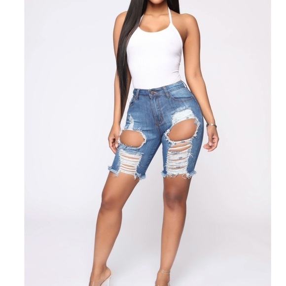 FASHION NOVA Dark Denim Mid Rise Distressed Bermuda Shorts Size 9 - Picture 1 of 6